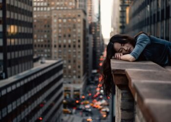 Do not miss the train to Sleep – Go to bed early